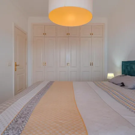 Zomero, Seaview & Wifi & Pool * 코스타델실렌시오