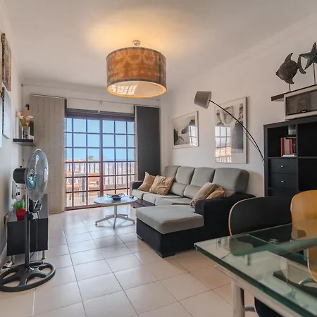 Zomero, Seaview & Wifi & Pool 아파트