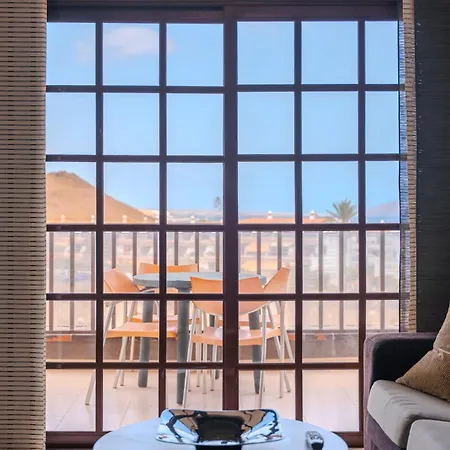 Zomero, Seaview & Wifi & Pool * 코스타델실렌시오